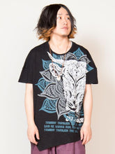 トライバルブル変形メンズTシャツ