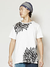 フェザープリントメンズＴシャツ