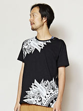 フェザープリントメンズＴシャツ