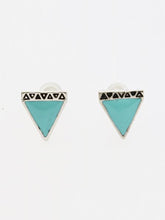 トライアングルジュエルピアス