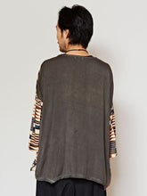 アフリカン柄VネックMEN'Sトップス
