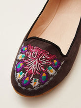 フォークロア刺繍フラットパンプス