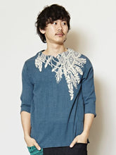 ネイティブフェザー柄MEN'Sトップス