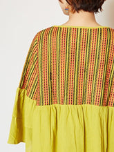フォークロア刺繍フレアスリーブトップス