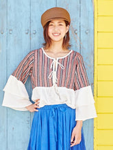 フォークロア刺繍フレアスリーブトップス