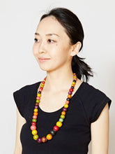 木の実ウッドネックレス